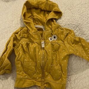 🎉 3 for $10 🎉Carters 6m zip up hoodie